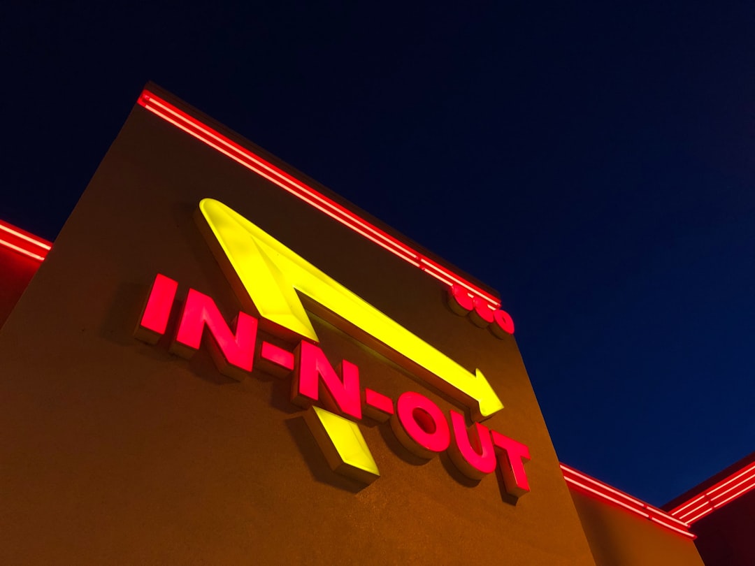 In-N-Out Burger: A West Coast Favorite (image credits: unsplash)