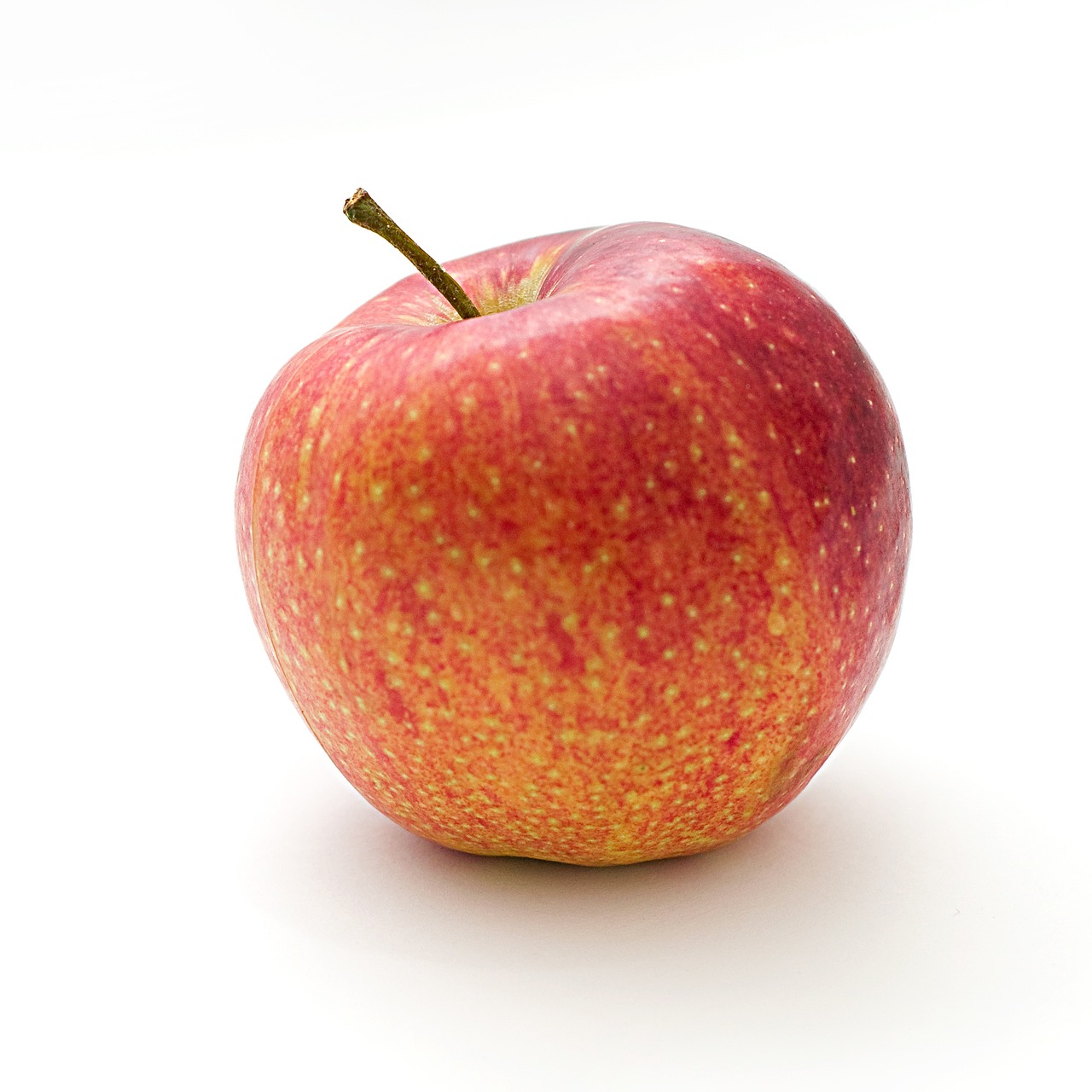 Apples: A Crunchy Classic (image credits: pixabay)