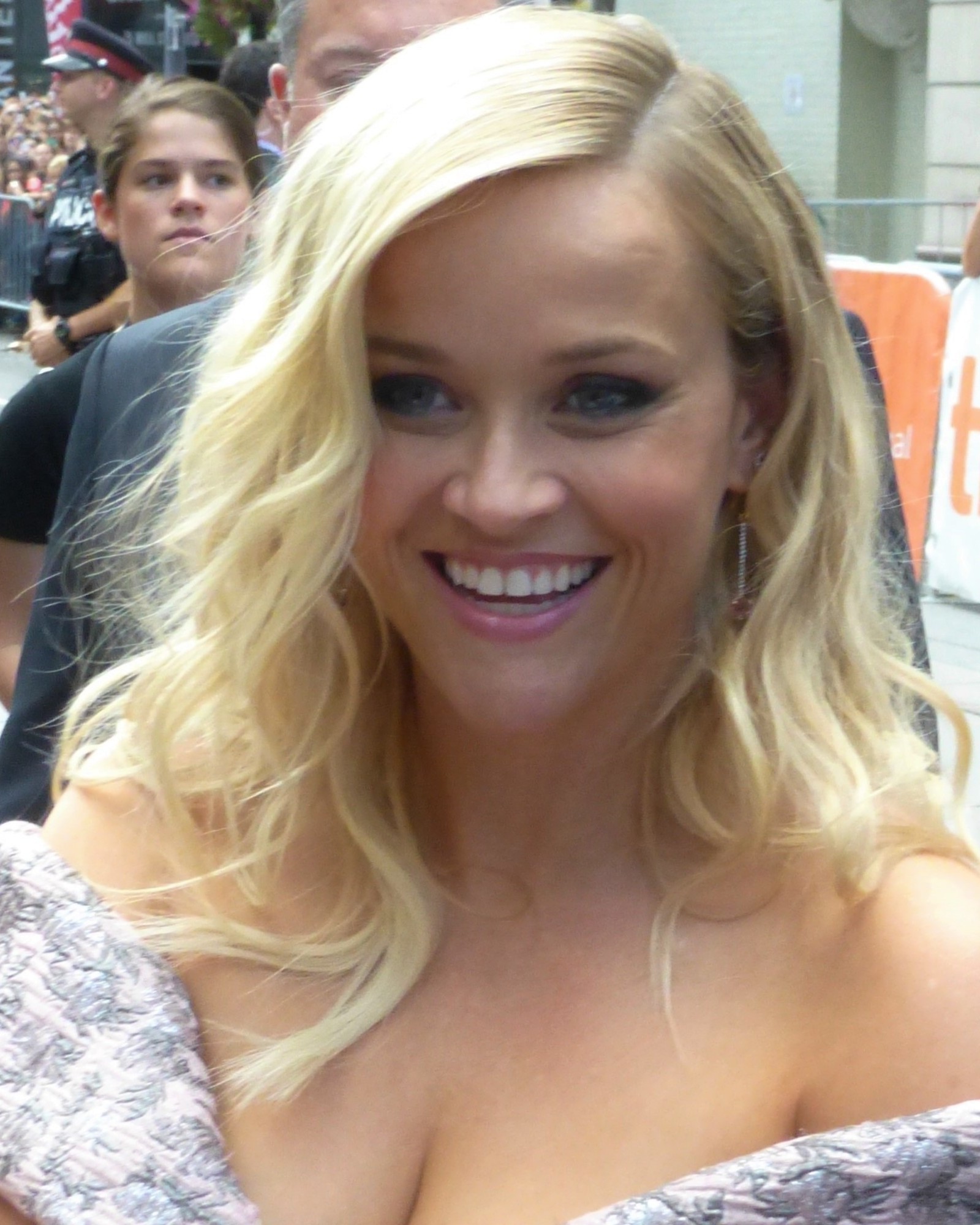 Reese Witherspoon: From Hollywood to Healthy Eating (image credits: wikimedia)