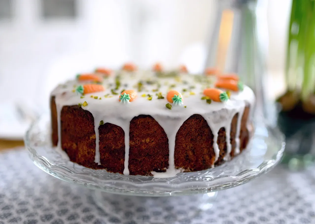 Gemini: Swirl Marble Cake with Dual Frosting Flavors (Image Credits: Pixabay)