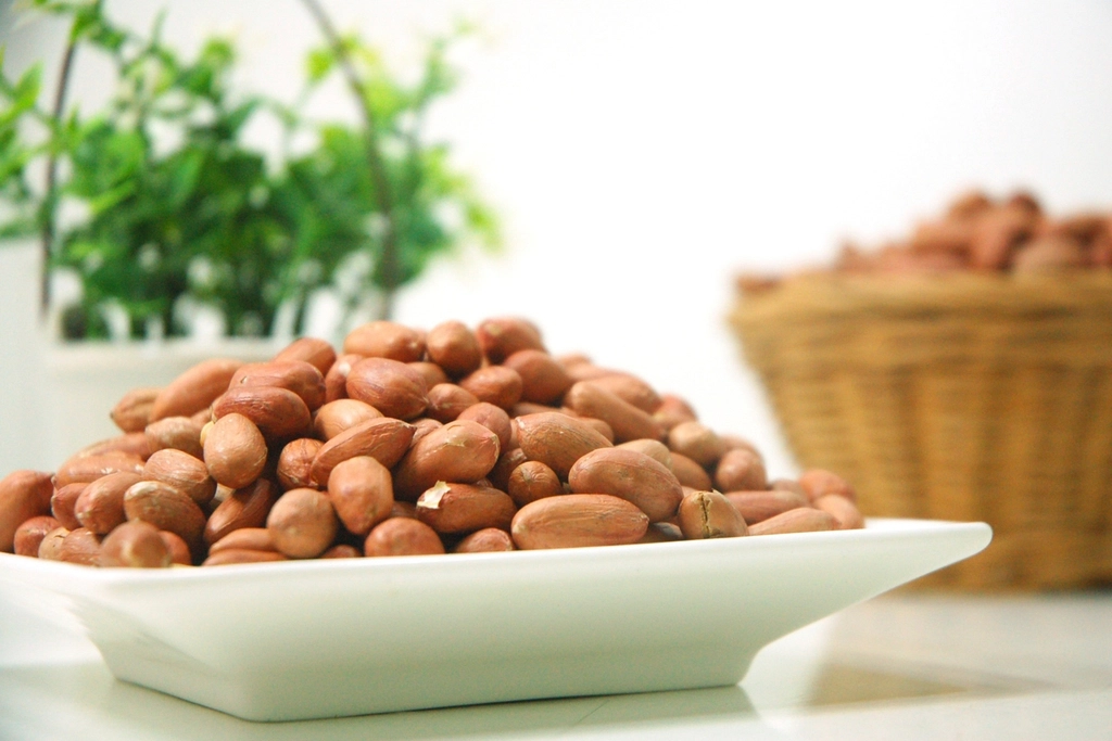 1. Peanuts (image credits: rawpixel)