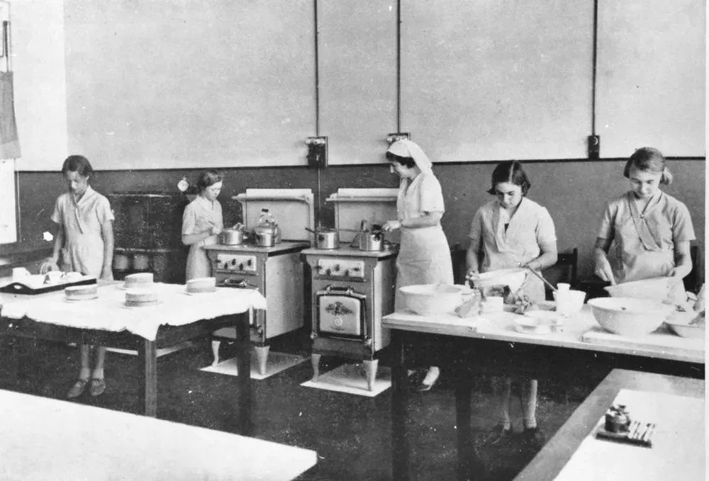 9. Home Economics Gave Cooking Scientific Legitimacy (Image Credits: Flickr)