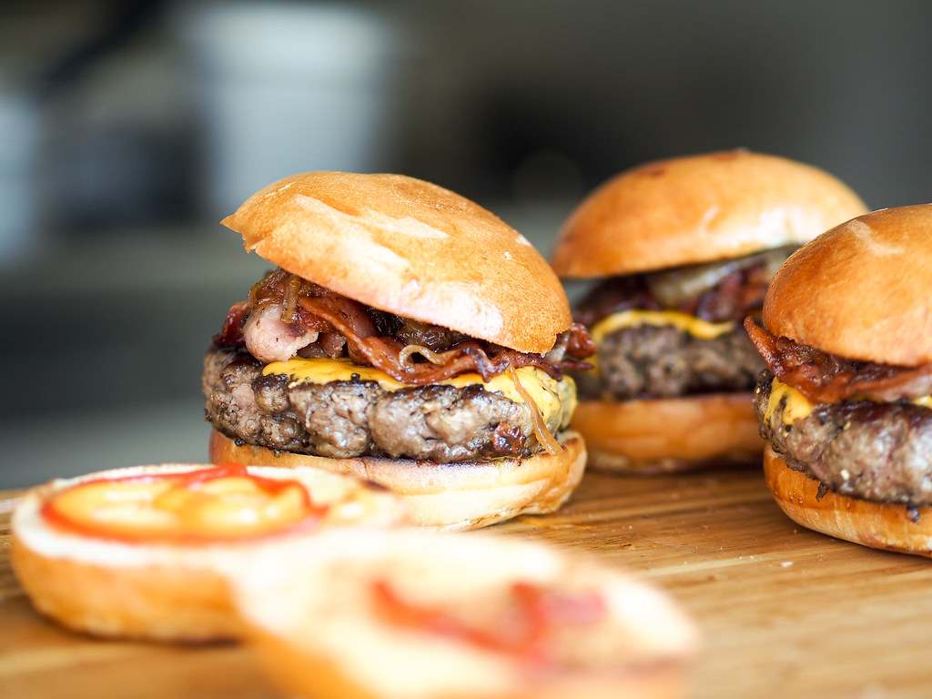 The All-American Hamburger (image credits: flickr)