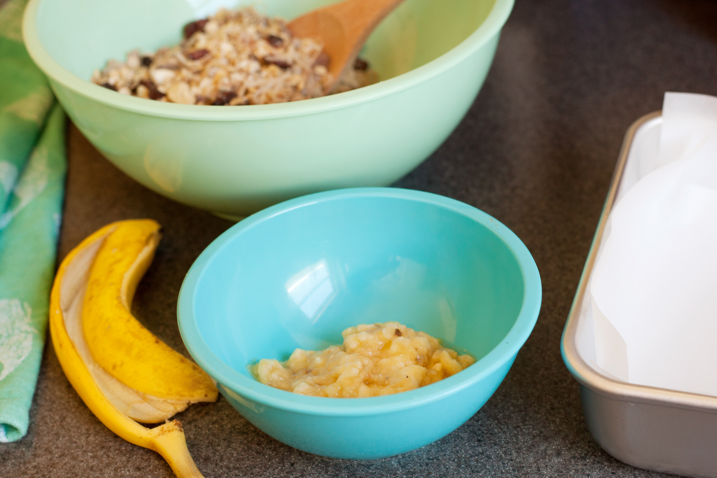 Incorporate Applesauce or Mashed Bananas (image credits: wikimedia)