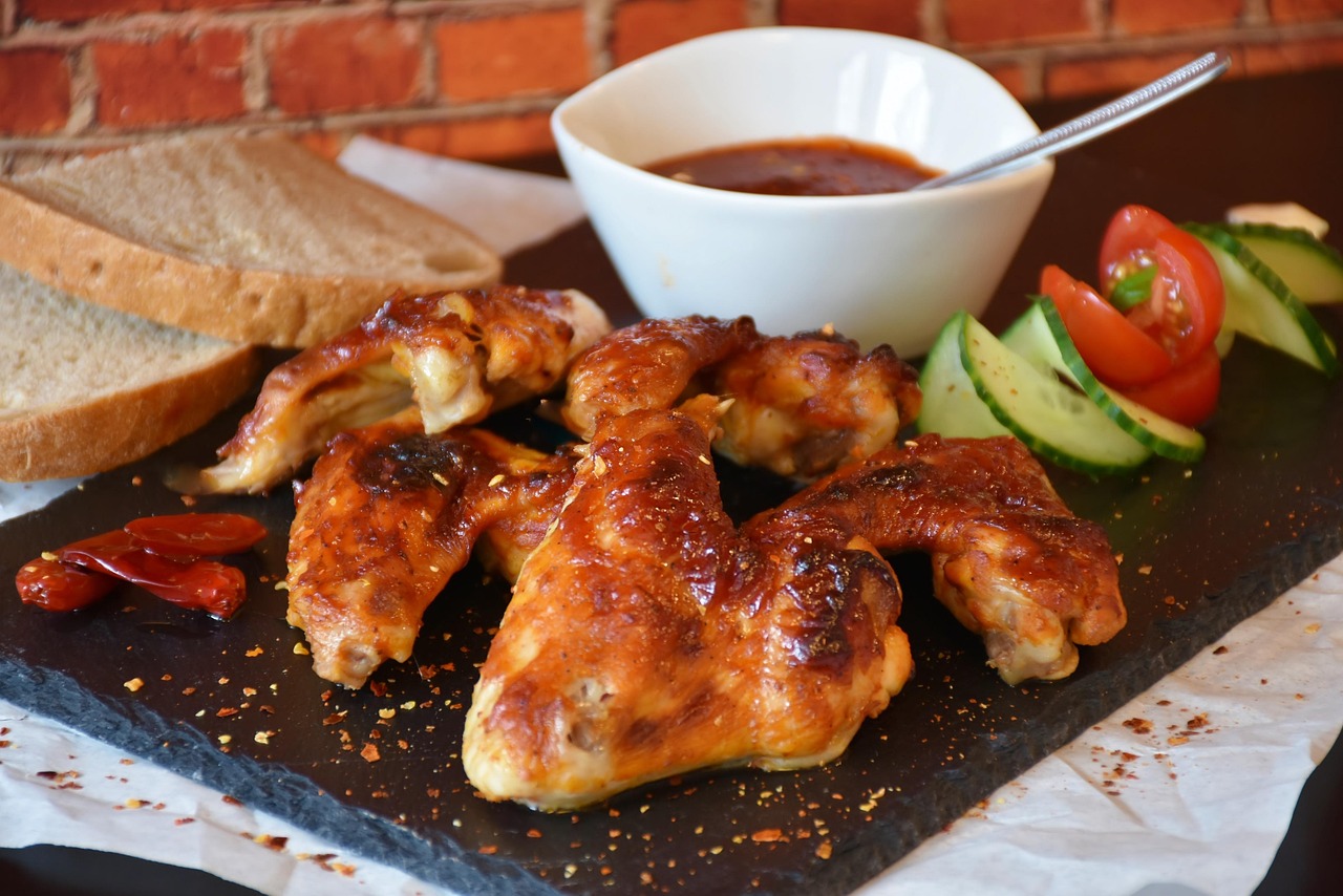 Domino's Pizza Wings Shrink to Lighter Size (image credits: pixabay)