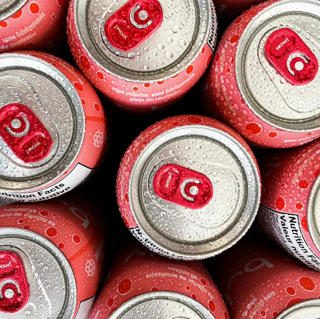 1. Carbonated Drinks: A Gas Trap With No Exit (Image Credits: Unsplash)