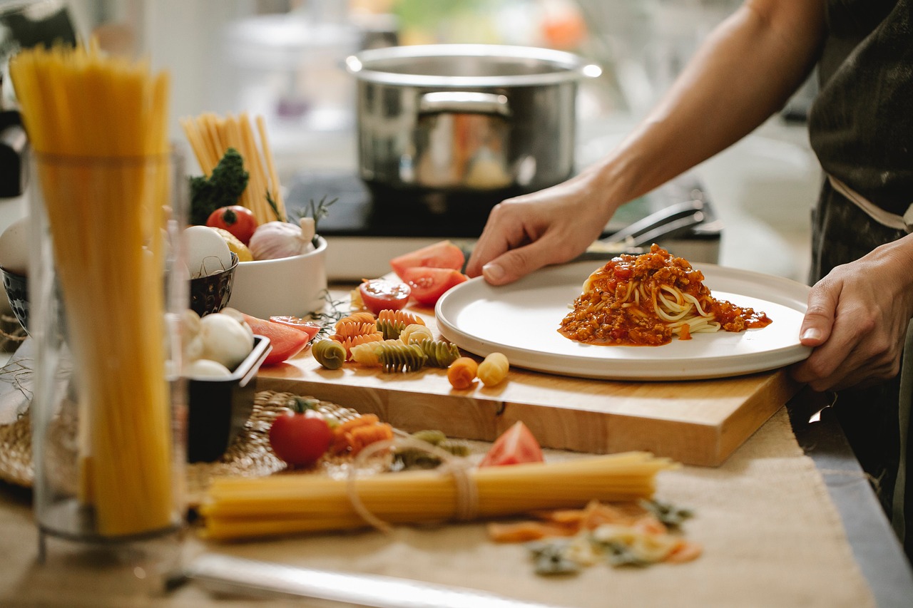 Dumping Jarred Sauce Straight from Container to Pasta (image credits: Gallery Image)
