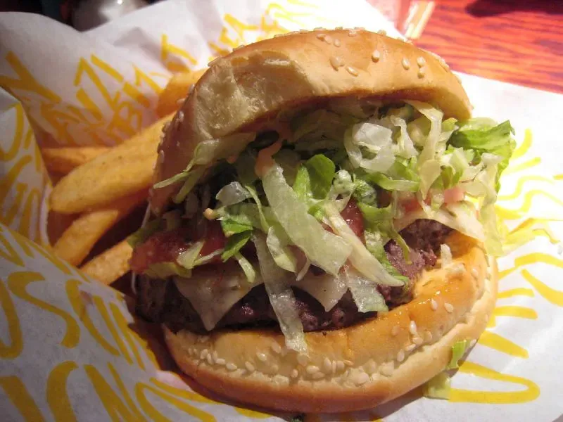 3. Red Robin: The Burger That Shrank (Image Credits: Flickr)