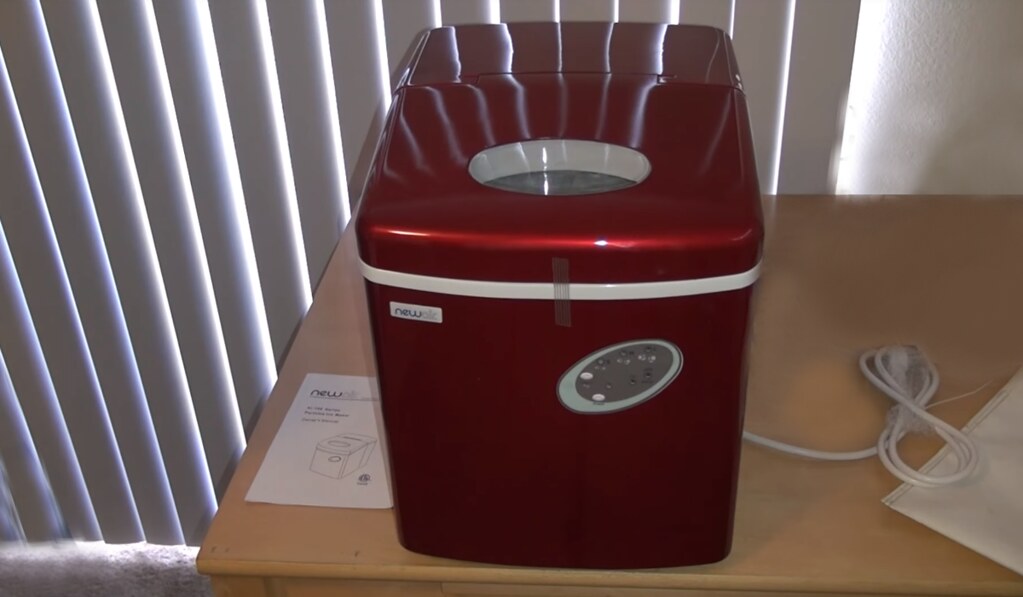 Ice Makers (image credits: flickr)