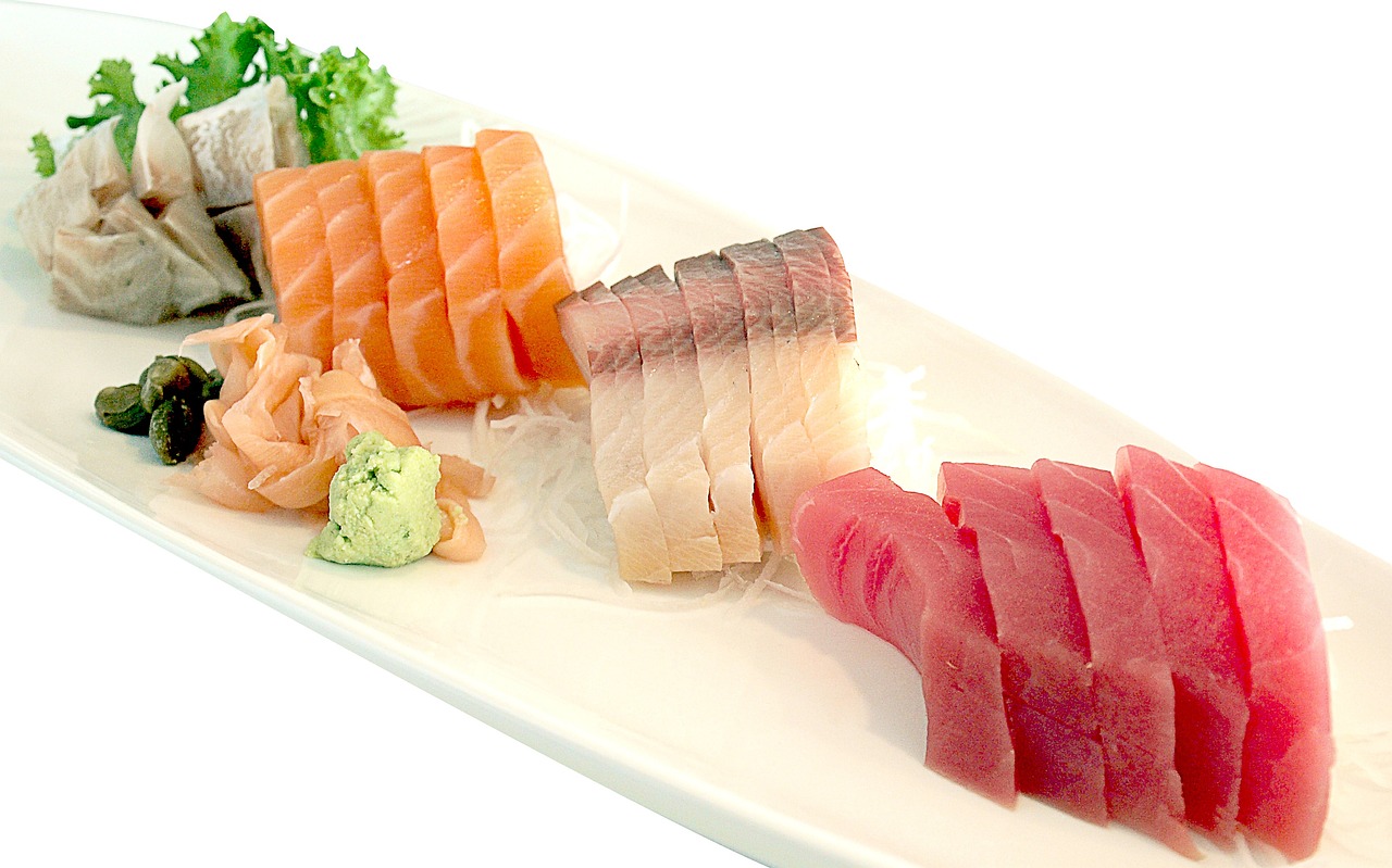 Fish: Salmon, Tuna, and Cod (image credits: pixabay)
