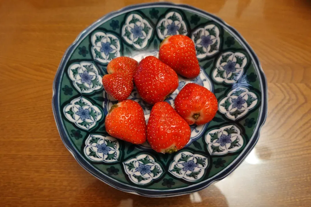 Strawberries and Balsamic Vinegar (Image Credits: Unsplash)