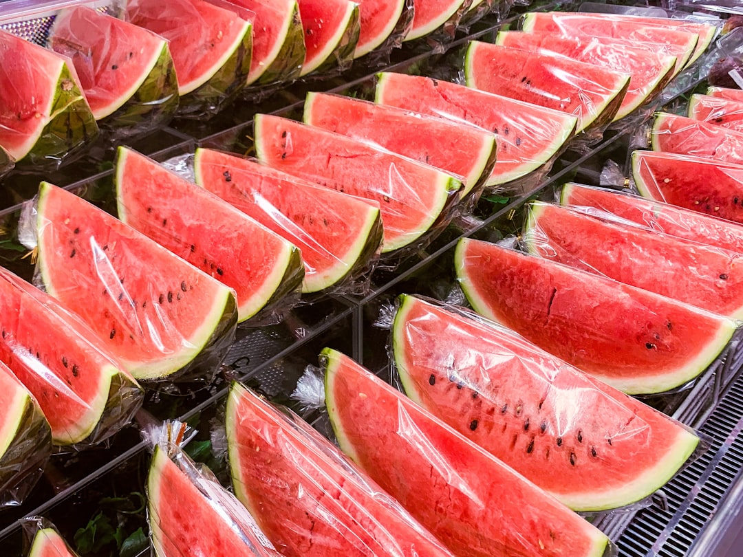 Watermelon: Ultimate Hydration, Fewer Nutrients (image credits: unsplash)