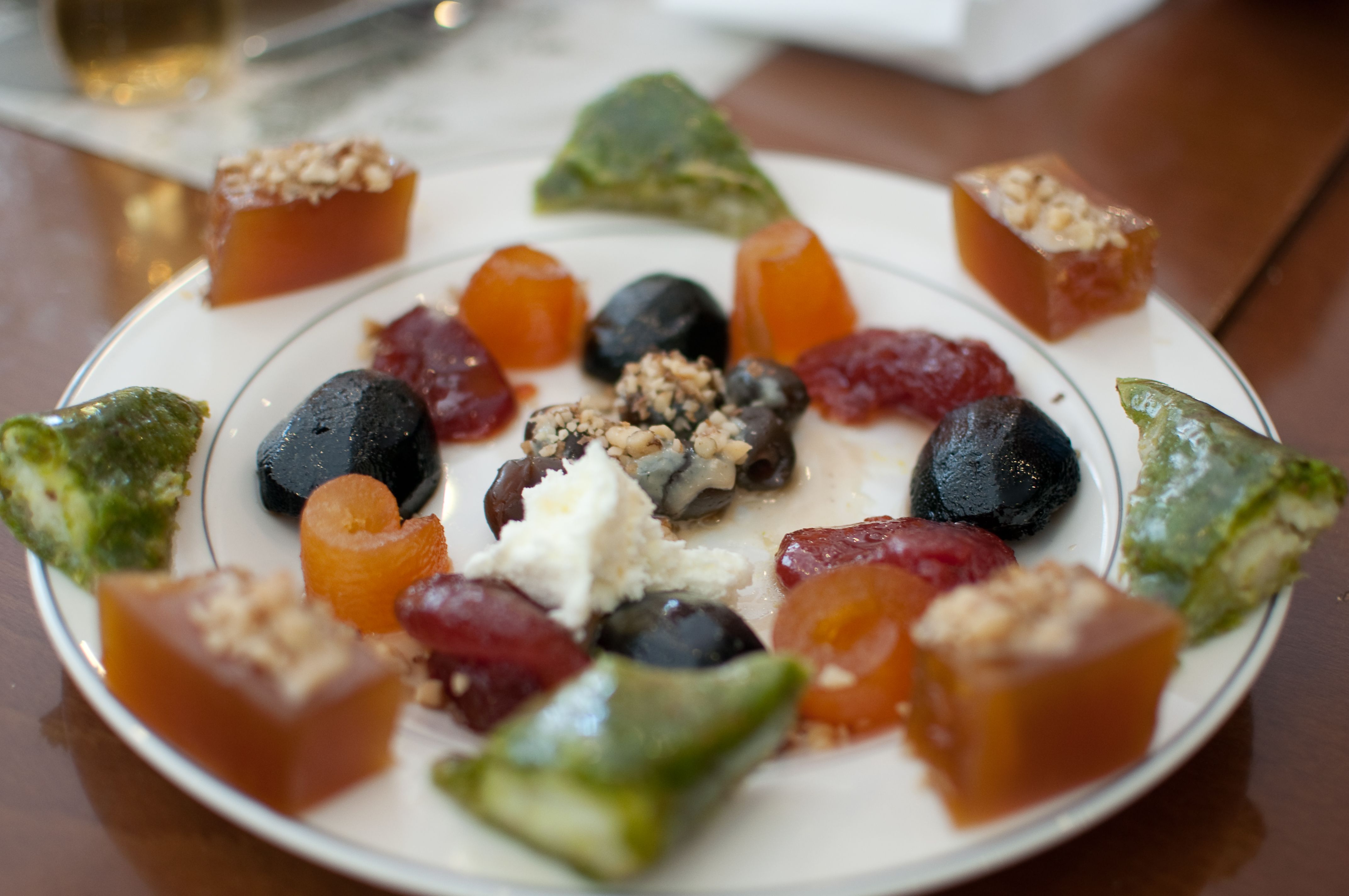 Honey in Sweet Dishes (image credits: wikimedia)