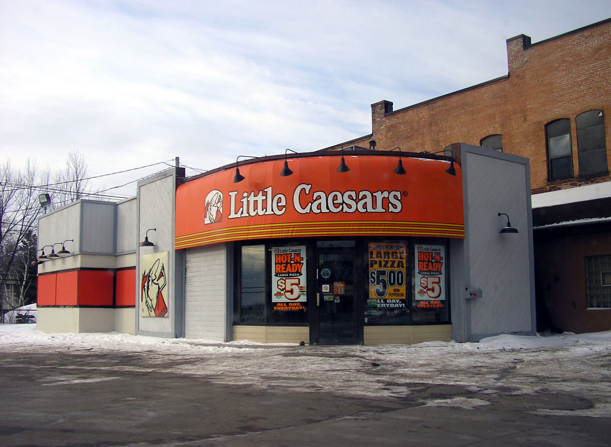 Little Caesars - The Value Champion (image credits: Self-photographed (Original text: Photo by me (and licensed under CC-by-2.5)), CC BY 2.5, https://commons.wikimedia.org/w/index.php?curid=20593856)