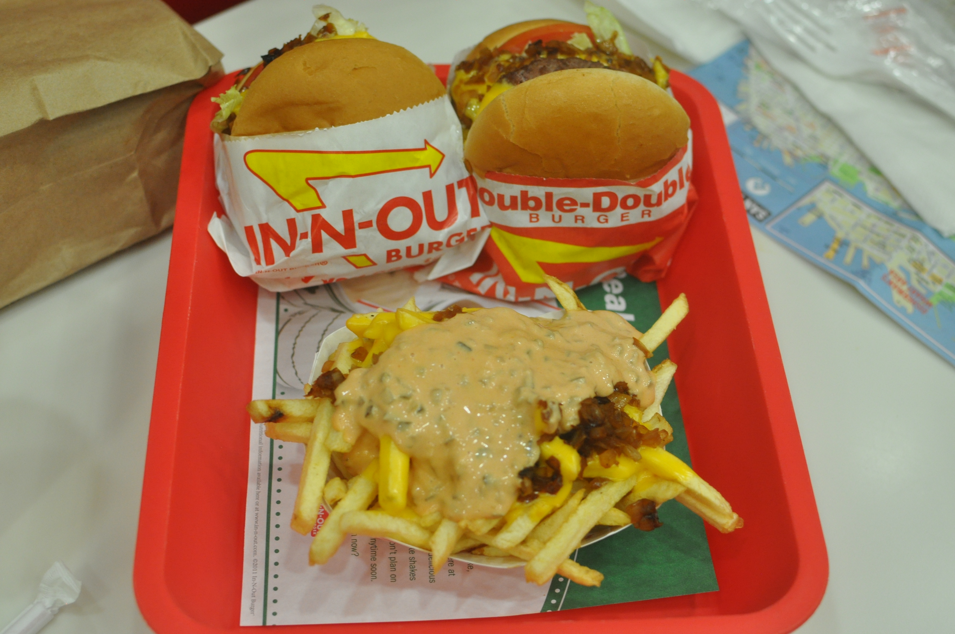 California: In-N-Out Burger's Animal Style (image credits: wikimedia)