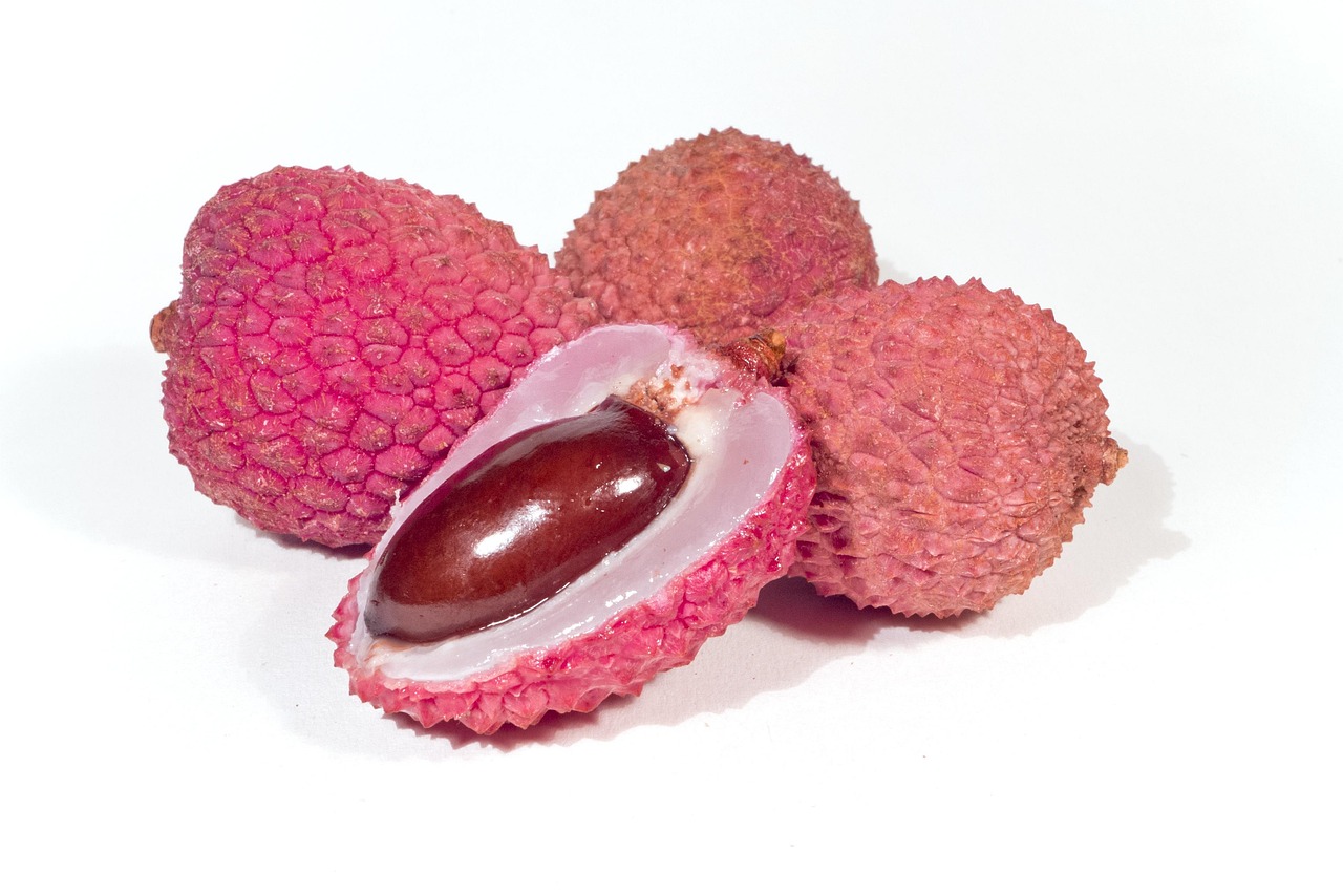 Lychee (image credits: pixabay)