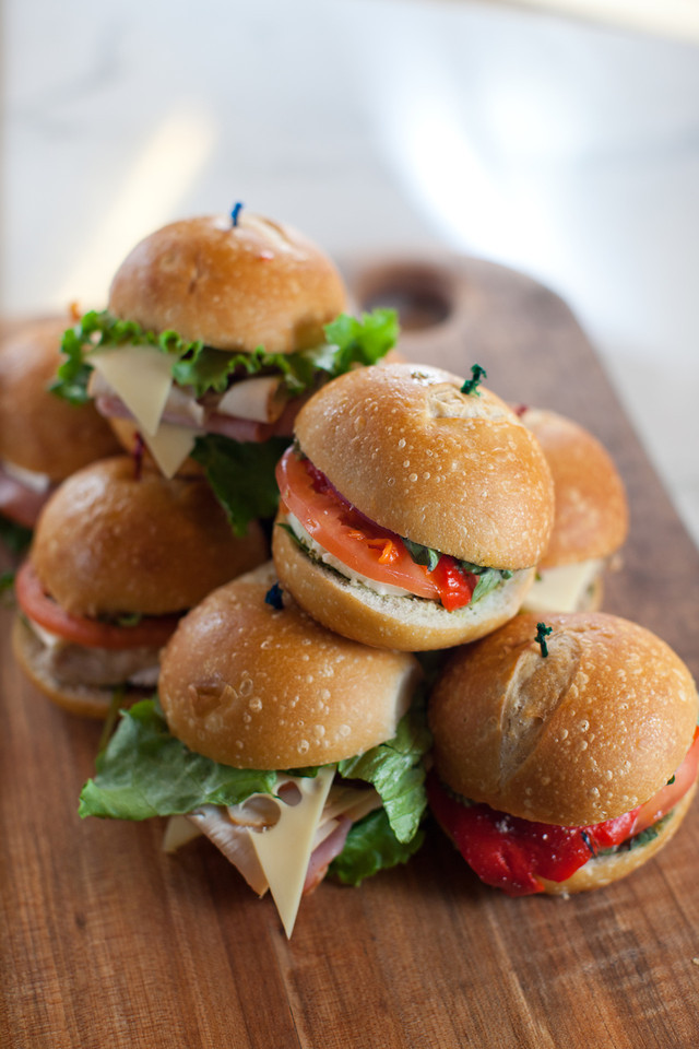 Sliders That Pack Big Flavor in Small Packages (image credits: wikimedia)