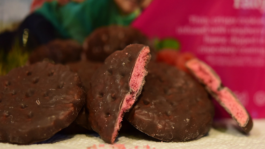 Raspberry Rally Girl Scout Cookies (image credits: flickr)