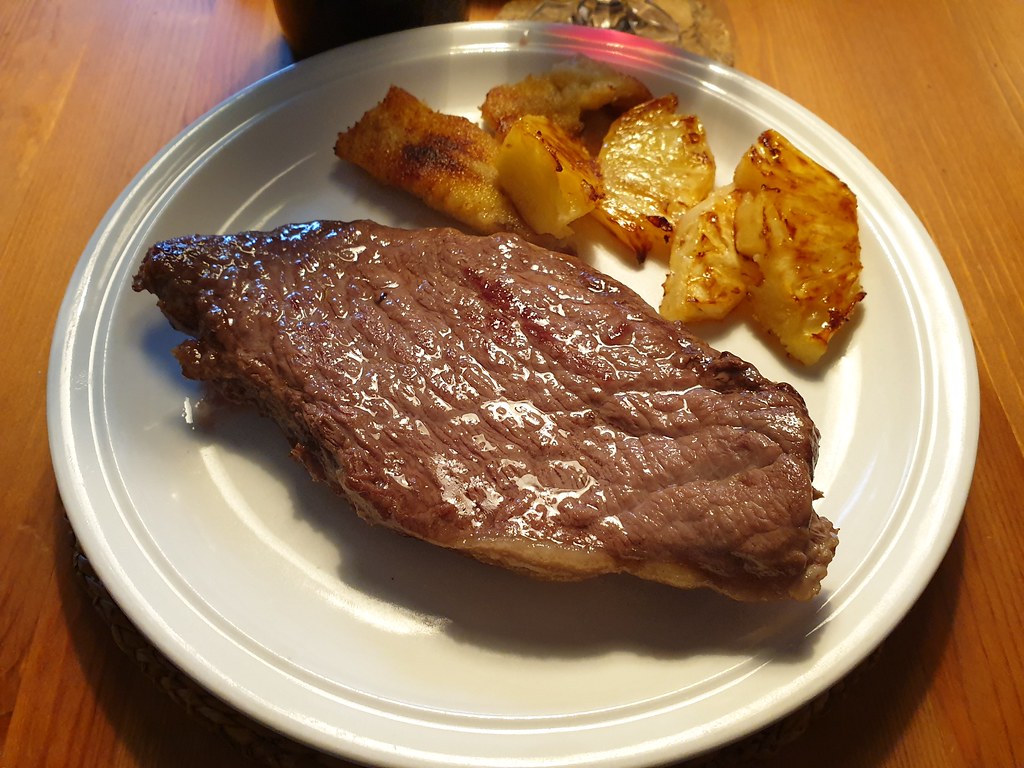 Picanha: Brazilian Steakhouse Quality at Home Prices (Image Credits: Flickr)