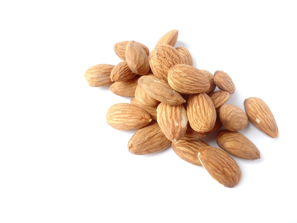 Almonds (image credits: rawpixel)