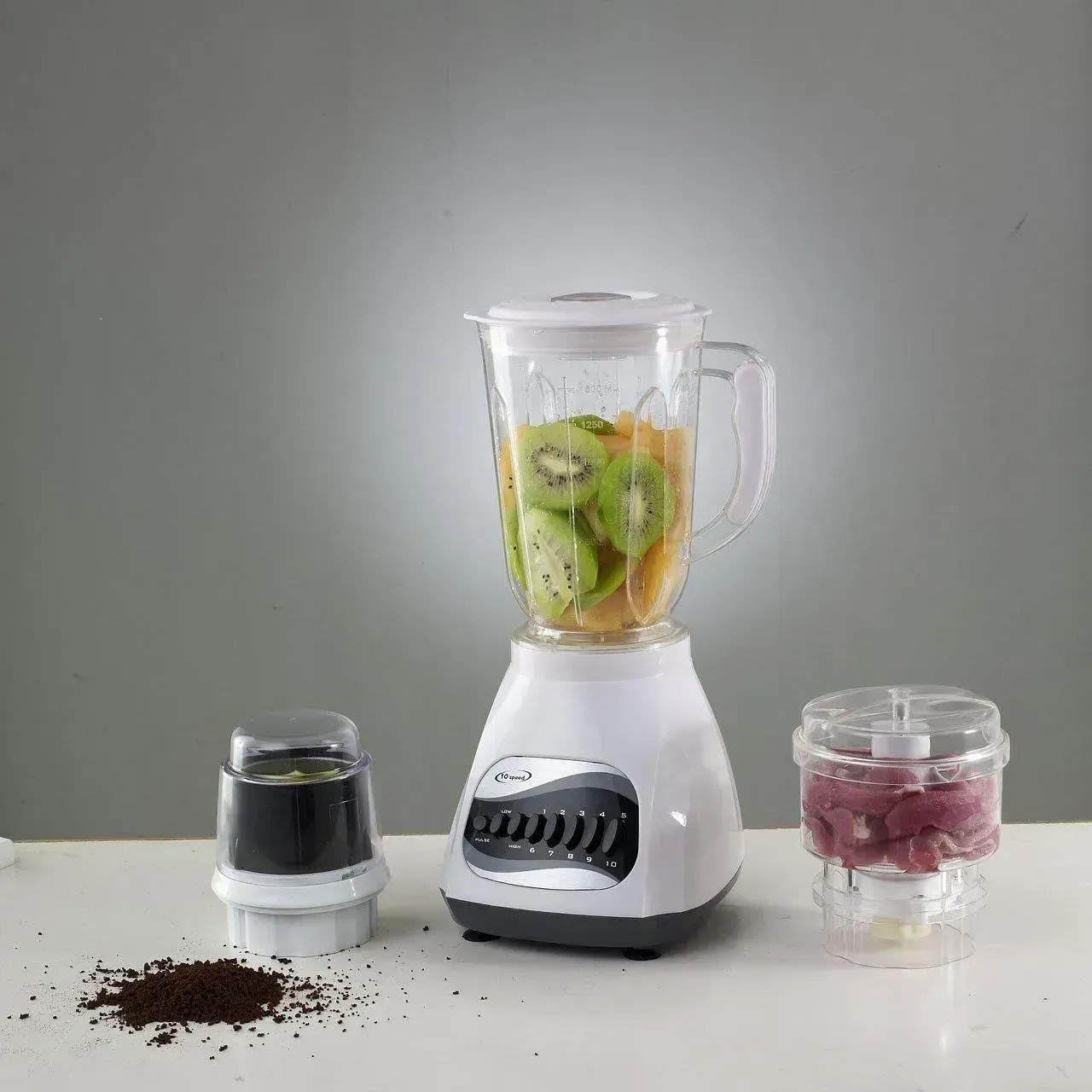3. The Countertop Juicer (Image Credits: Pixabay)
