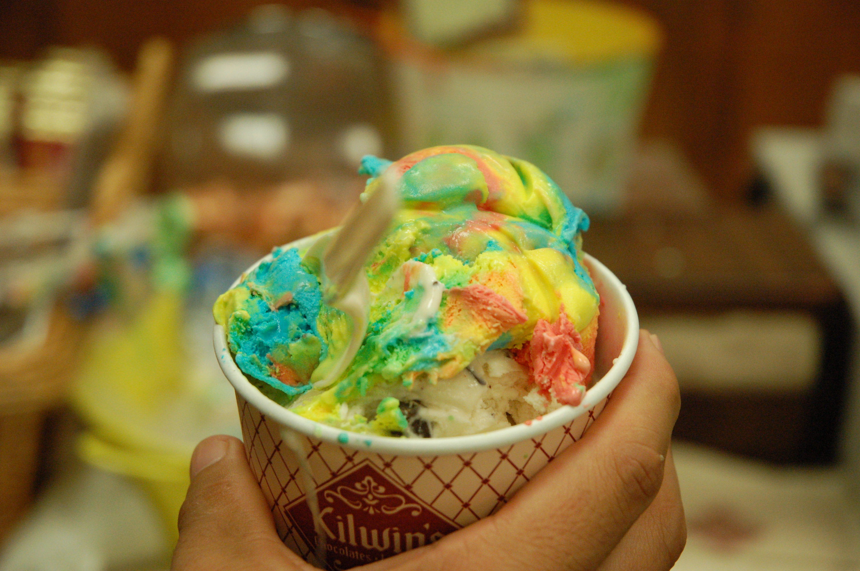 Ice Cream Flavors: Classic vs. Experimental (image credits: wikimedia)