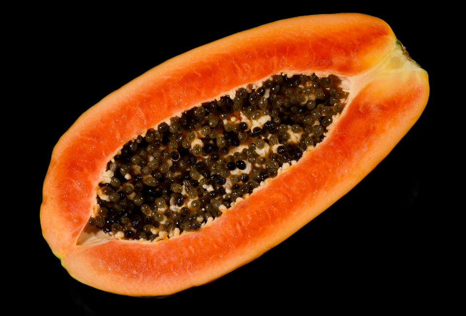 Papaya: The Tropical Glow Booster (image credits: stocksnap)