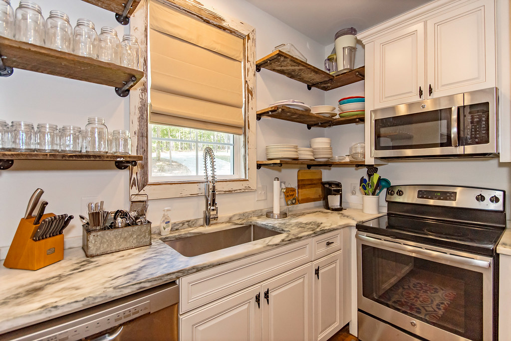 Open Shelving (image credits: flickr)
