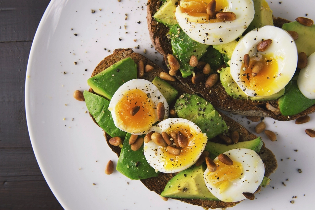 Avocado Toast with Hard-Boiled Egg - The Balanced Powerhouse (image credits: rawpixel)