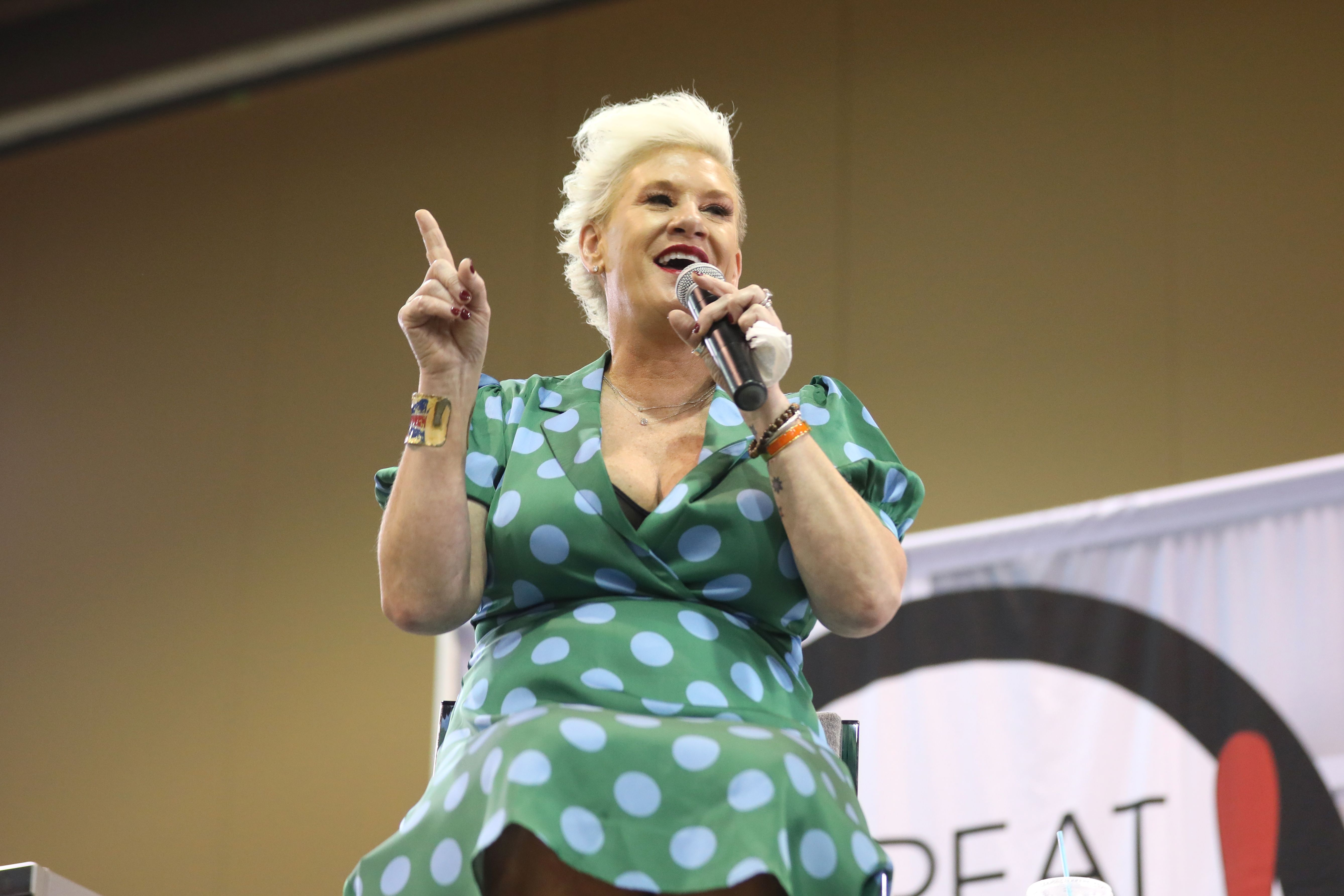 A Life That Seemed Perfect from the Outside (image credits: Anne Burrell, CC BY-SA 2.0, https://commons.wikimedia.org/w/index.php?curid=147712127)