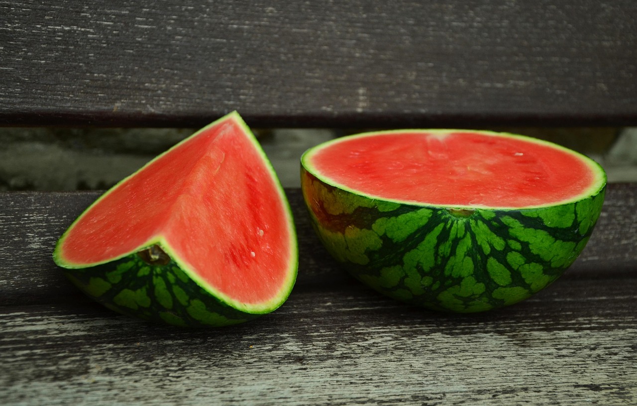 Watermelon: Hydration and Collagen Booster (image credits: pixabay)