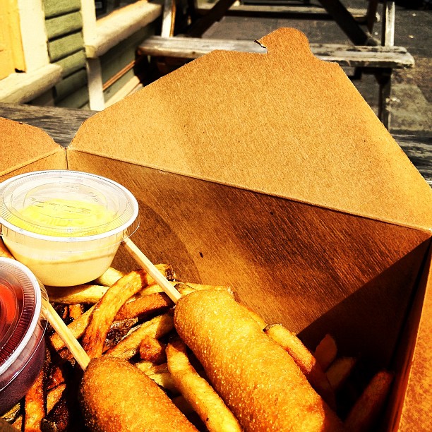 Health-Conscious Variations Meet Modern Dietary Needs (image credits: Vegan corn dogs!, CC BY 2.0, https://commons.wikimedia.org/w/index.php?curid=39883490)