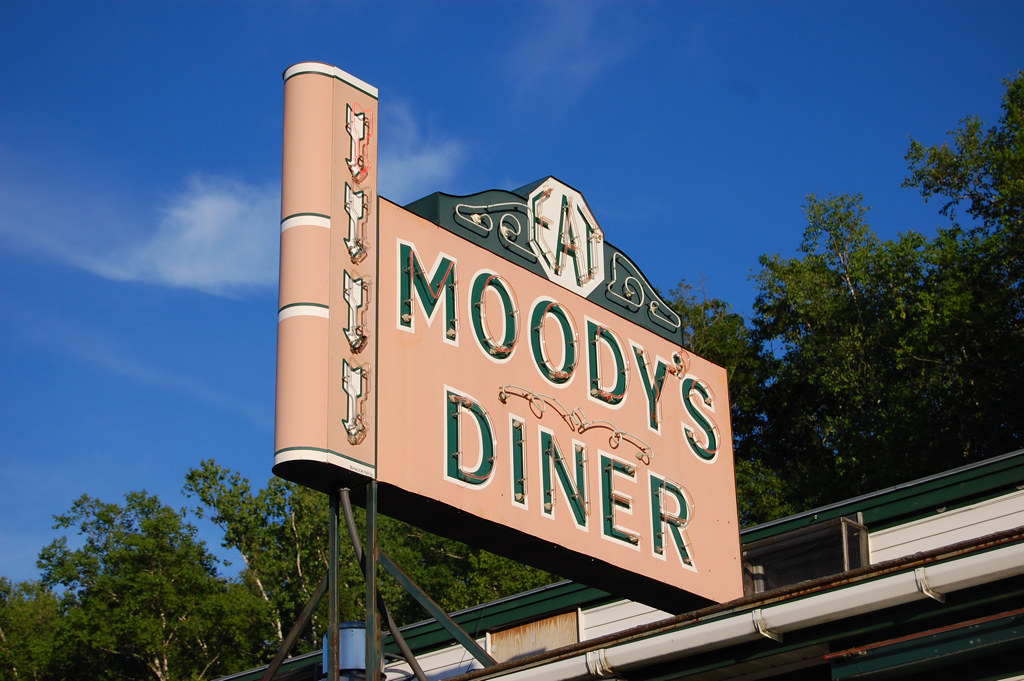 Moody's Diner: Three Generations of Family Recipes (image credits: flickr)