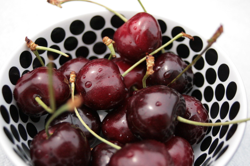 Cherries: Small Size, Big Sugar Impact (image credits: flickr)