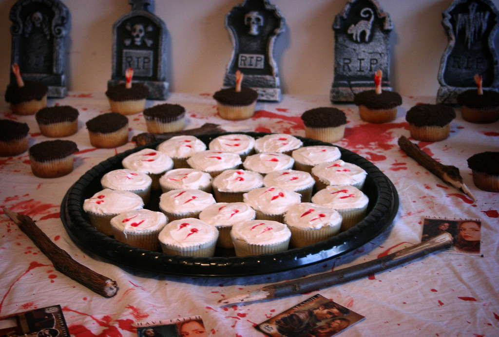 Vampire Cupcakes with Blood-Red Centers (image credits: flickr)