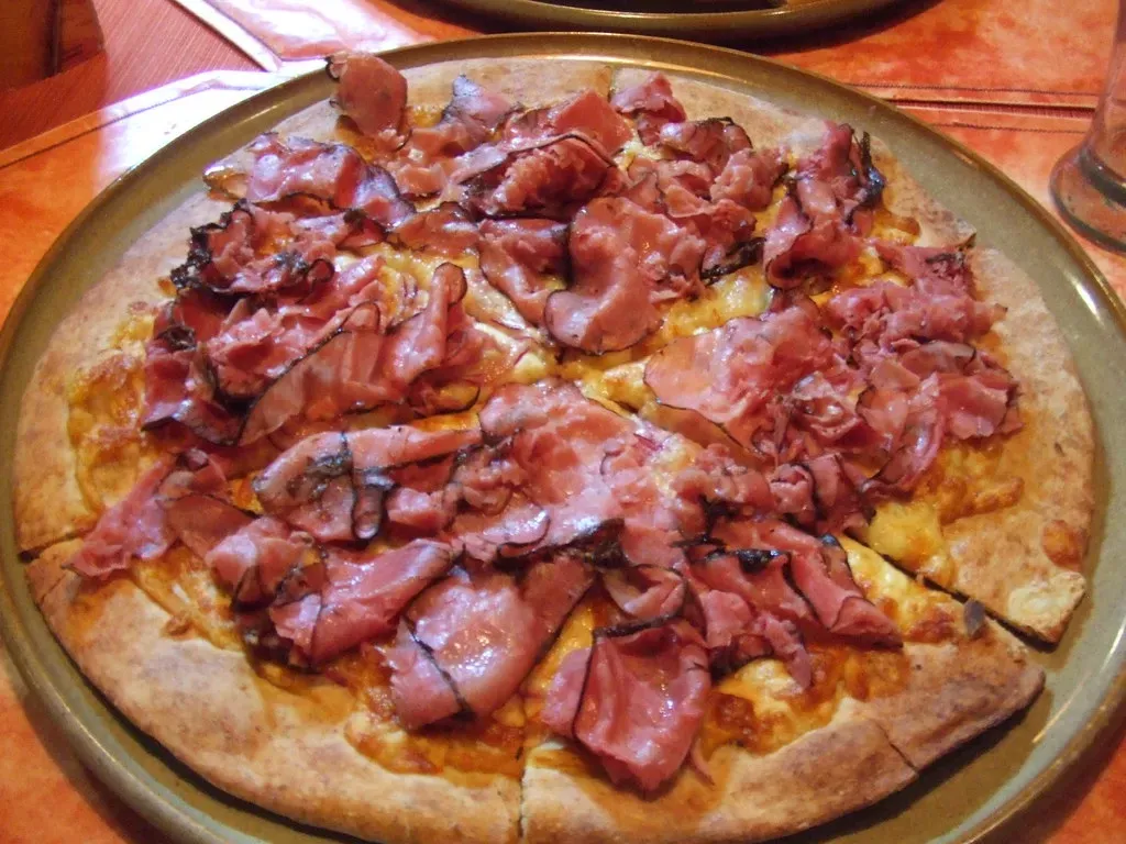 Smoking, Curing, and Pickling Enter Fine Dining (Image Credits: Flickr)