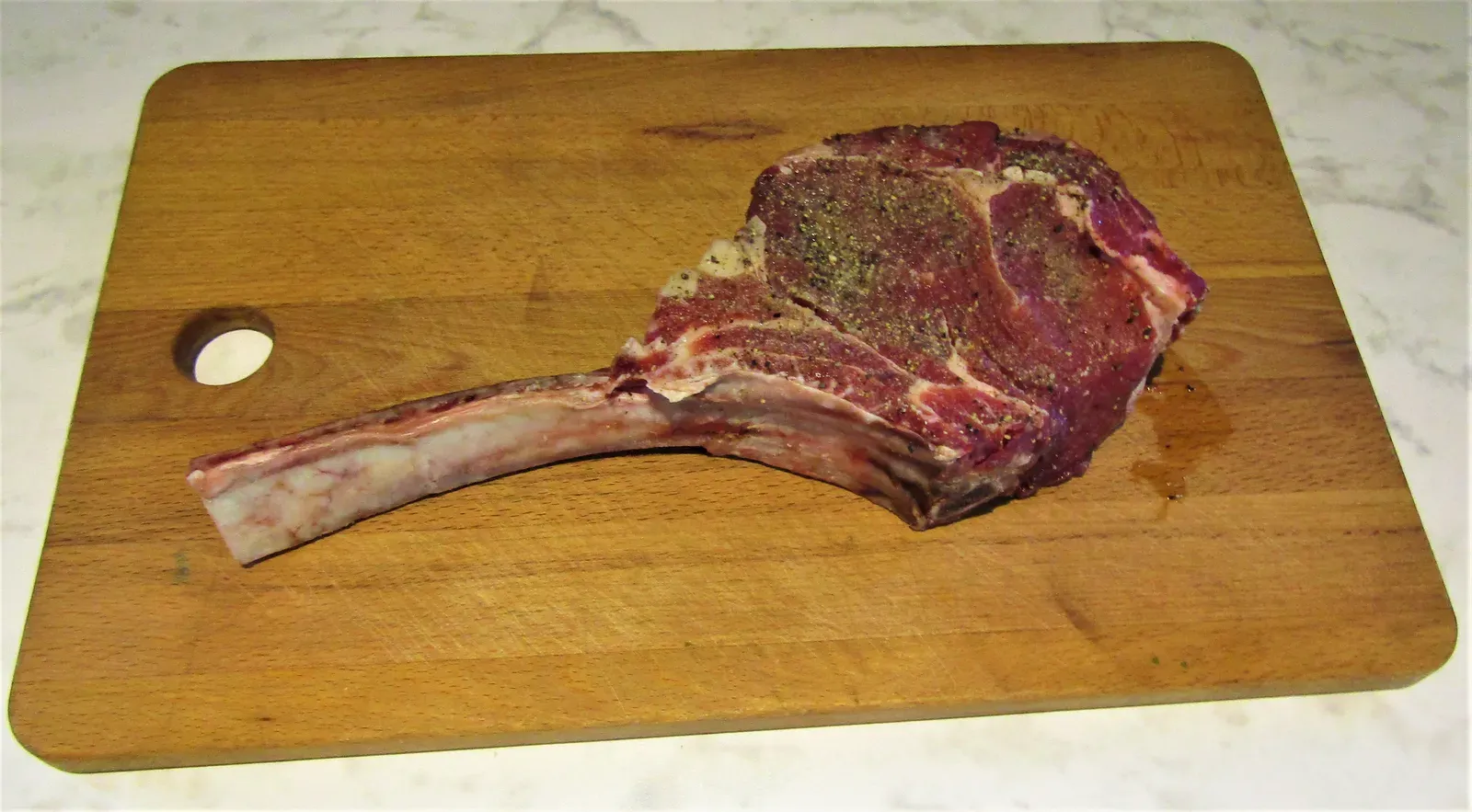 Tomahawk Ribeye: Instagram's Expensive Darling (Image Credits: Wikimedia)