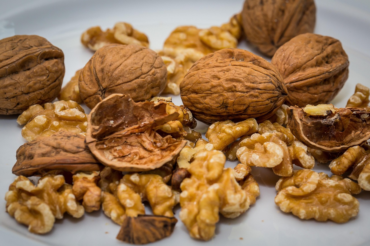 Walnuts: Plant-Based Power for Mood Lifting (image credits: pixabay)