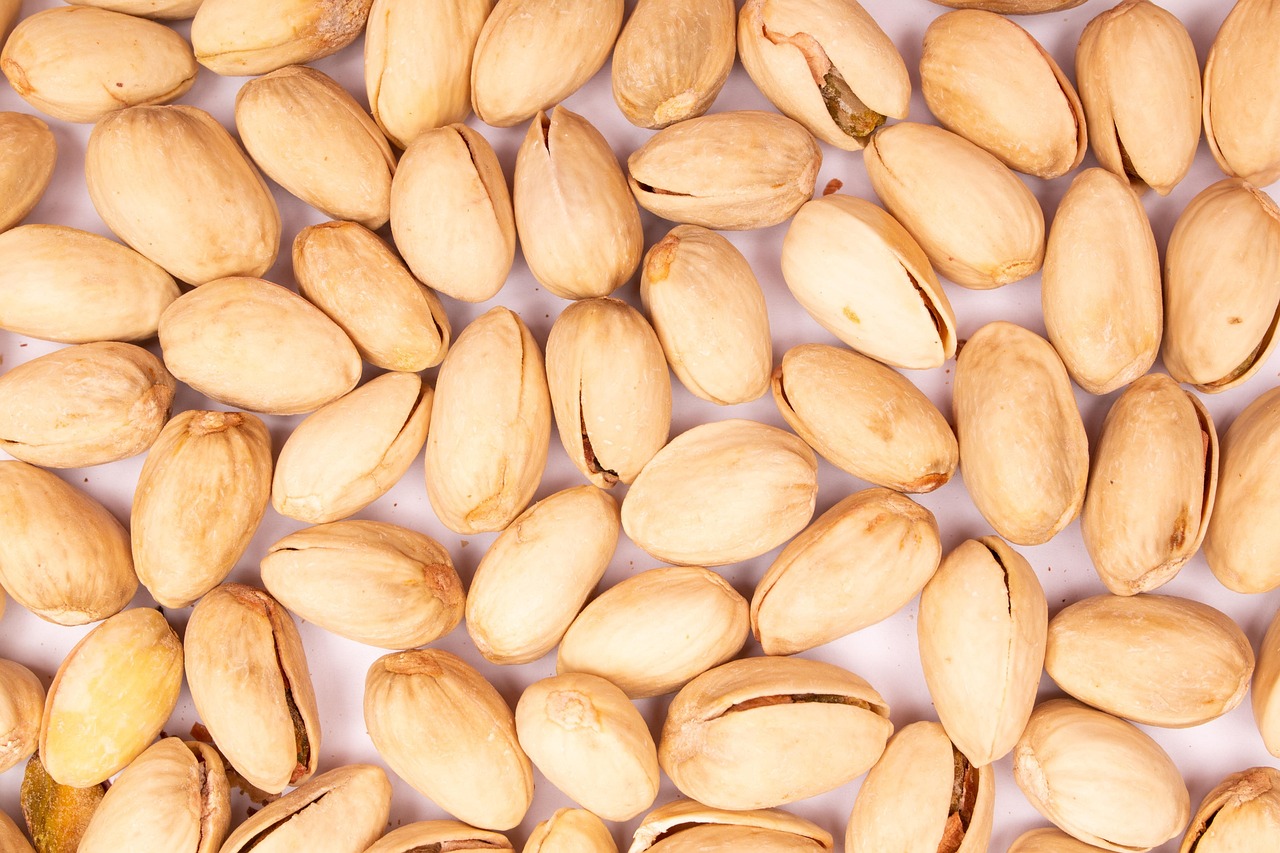 Pistachios: The Heart-Healthy Snack (image credits: pixabay)