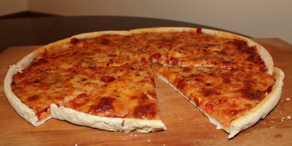 Homemade Pizza: Family Fun Night Essential (image credits: flickr)