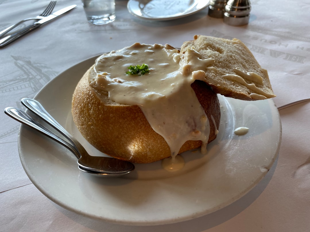New England Clam Chowder Drowns in Cream (image credits: unsplash)