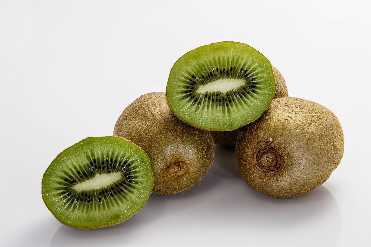 Kiwi: The Digestive Enzyme Fruit (image credits: pixabay)