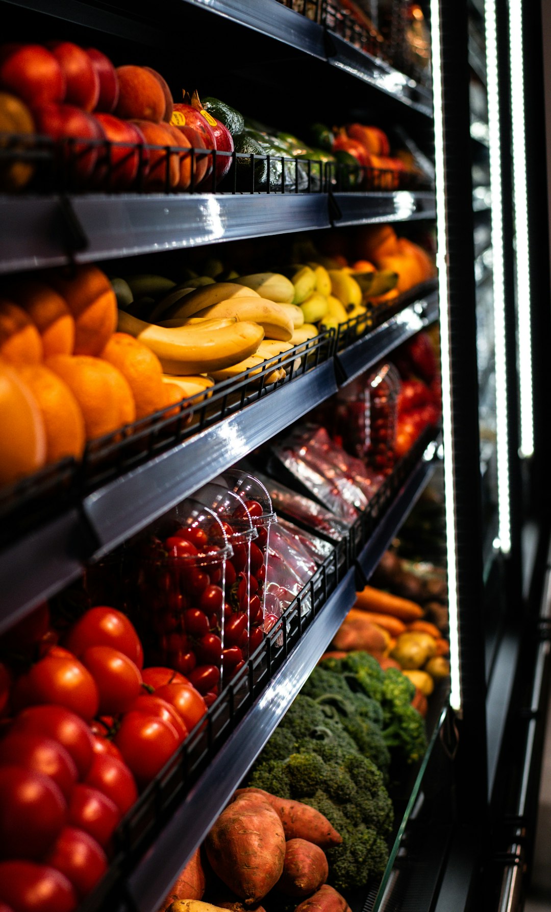 The Produce Section Mood Manipulation (Image Credits: Unsplash)