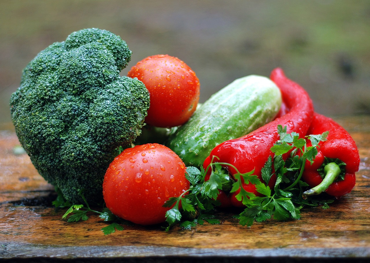 Eating Water-Rich Foods (image credits: pixabay)