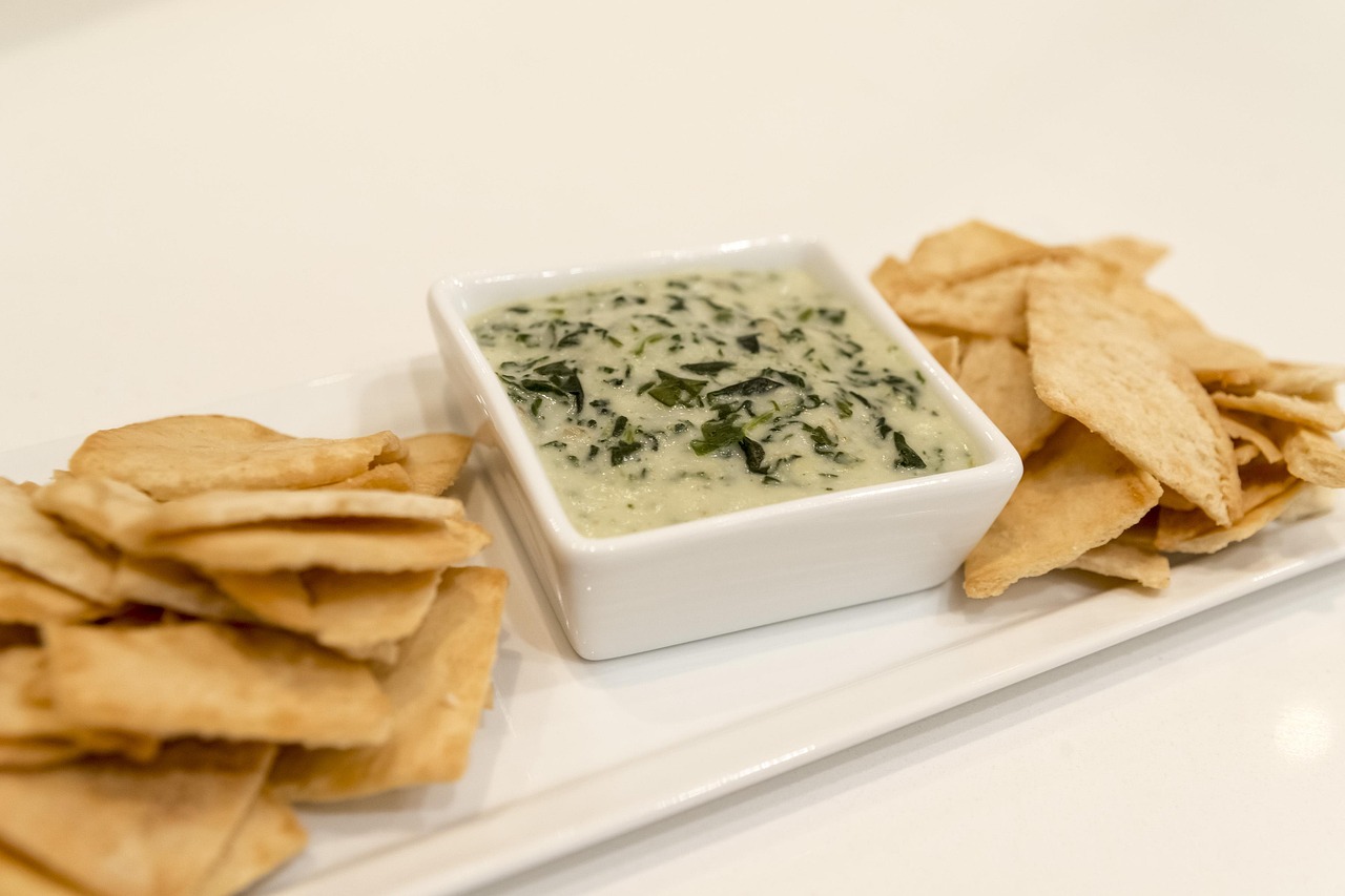 Spinach Artichoke Dip: The Calorie Bomb (image credits: pixabay)