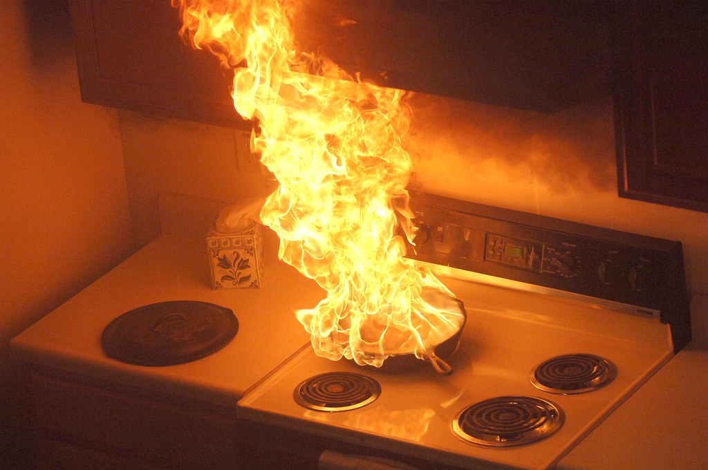 Leaving Cooking Unattended While You Multitask (image credits: flickr)