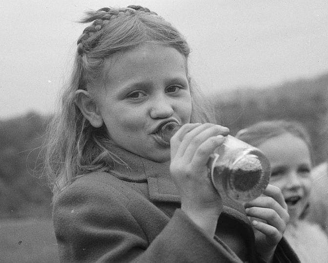Nostalgia and the Emotional Connection to Soda (image credits: wikimedia)