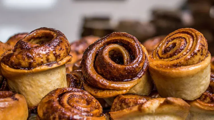 Organic Cinnamon Rolls and Pastries (Image Credits: Wikimedia)