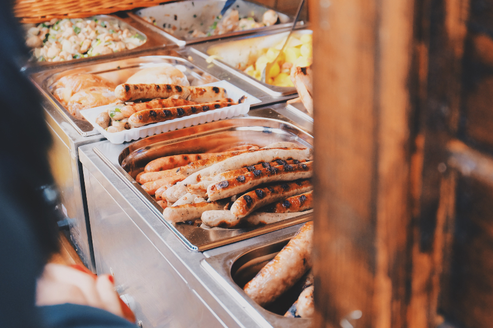 Foodservice Sector Also Shows Decline (image credits: stocksnap)