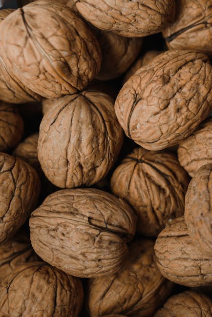Walnuts: A Crunchy Source of Omega-3s (image credits: pexels)